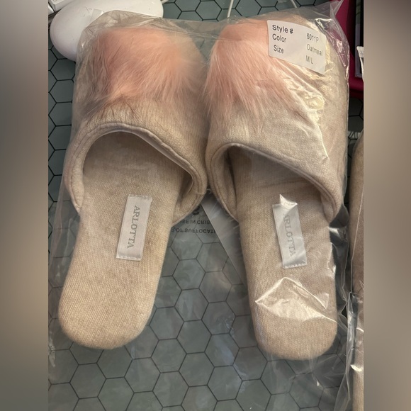 Chris Arlotta Cashmere luxury slippers M/L - Picture 7 of 7